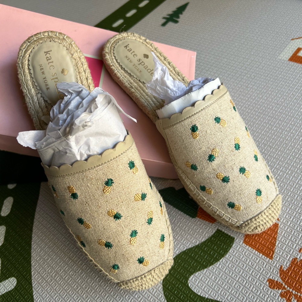 Rosie pineapple flats